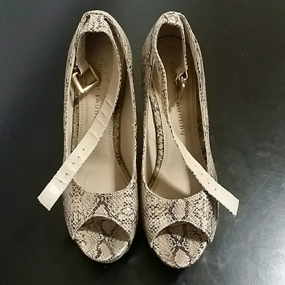 CHINESE LAUNDRY Wedges