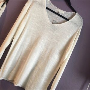 Textured vneck knit top
