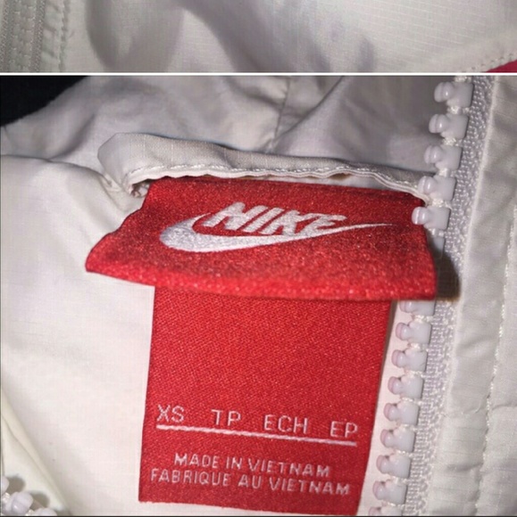 Rare women's Nike windbreaker jacket - Picture 2 of 3