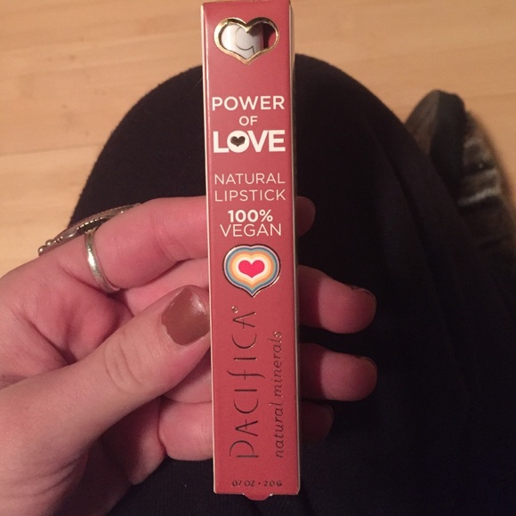 Make up bundle! - Picture 3 of 4