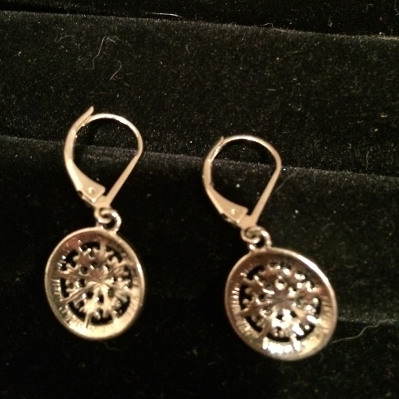 Earrings - Picture 2 of 4