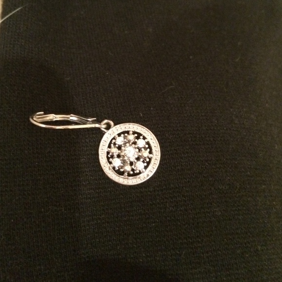 Earrings - Picture 3 of 4