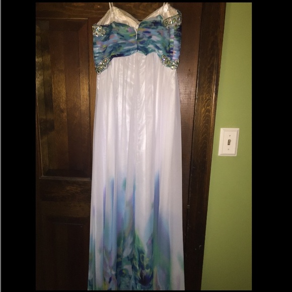 Prom Dress - Picture 2 of 4