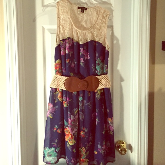 City Triangles Dresses & Skirts - Vintage Flower Dress