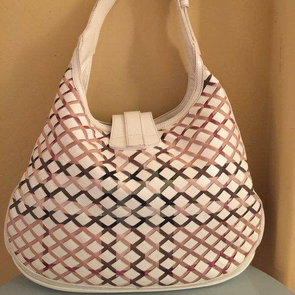 SOLD☺️ Burberry white patent leather bag. - Picture 2 of 4