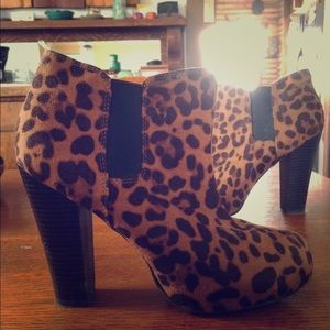 Sexy leopard print ankle booties