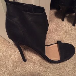 Edgy heels
