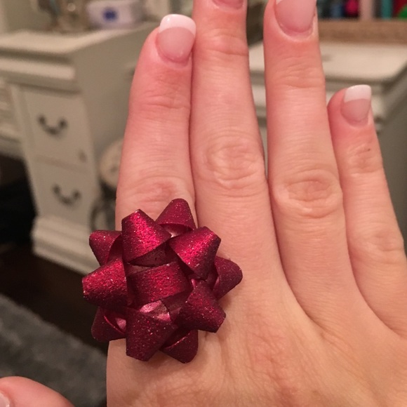 Festive Gift Bow Ring