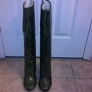 Exchange Green. Leather boots