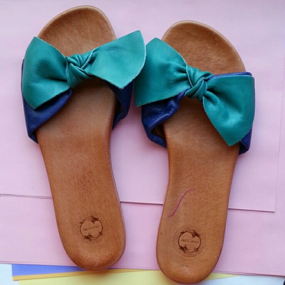 Anthropologie lucky penny leather bow sandals