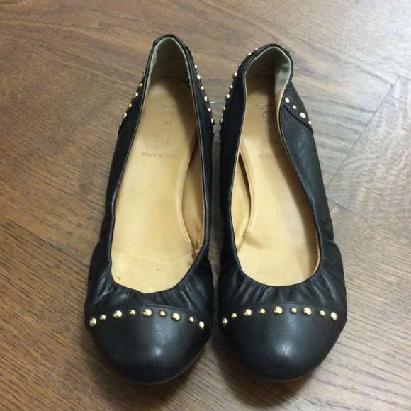 Ballet flats. Studded. Gold hardware.