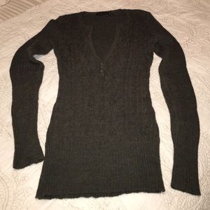 Limited lightweight sweater