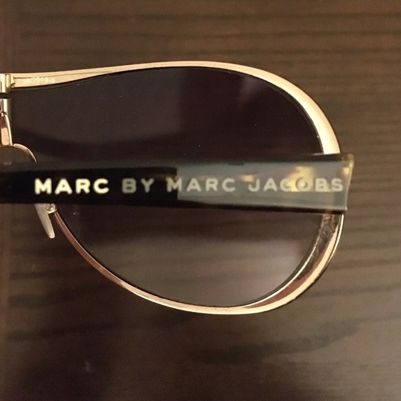 🚫SOLD🚫Marc Jacobs Sunglasses - Picture 4 of 4