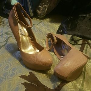 Steve Madden Pumps