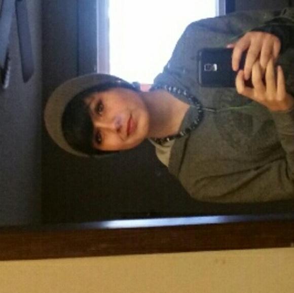 Meet your Posher, Tesa