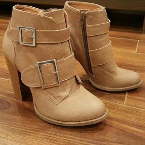 Ankle boots