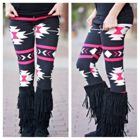 ❗️LAST ONE❗️Bubblegum Aztec Leggings - Picture 2 of 3