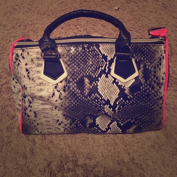 Retro Faux Snake Skin Bag.