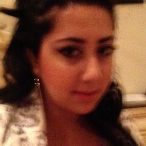 Meet your Posher, Siranush