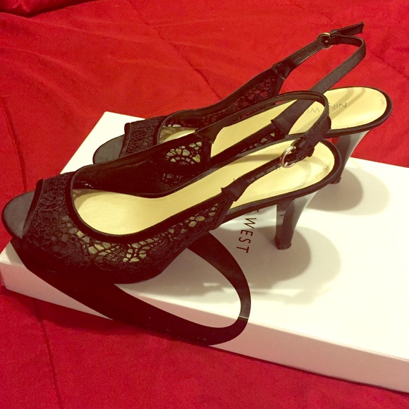 Nine West - Picture 1 of 4