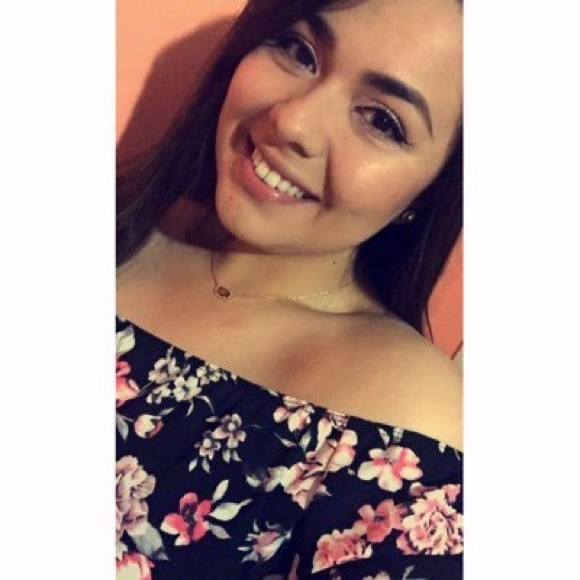 Meet your Posher, Ivette - Picture 1 of 1