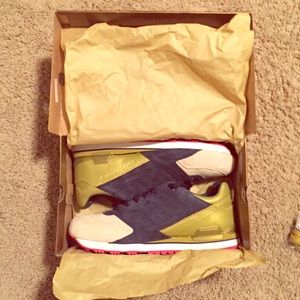 SAUCONY X SNEAKER POLITICS "COURAGE"