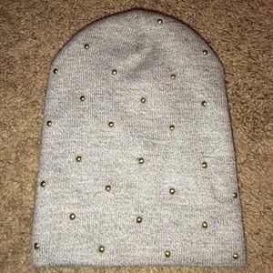 Grey beanie with gold beads
