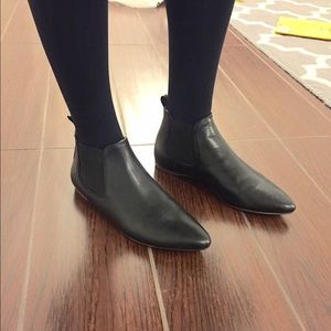 Chic Leather Booties!!