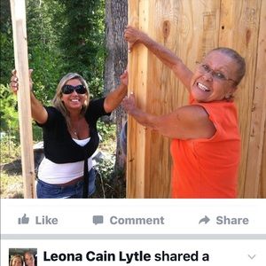 Meet your Posher, Leona