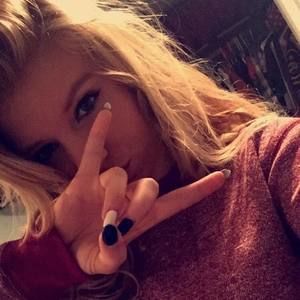 Meet your Posher, Denaee