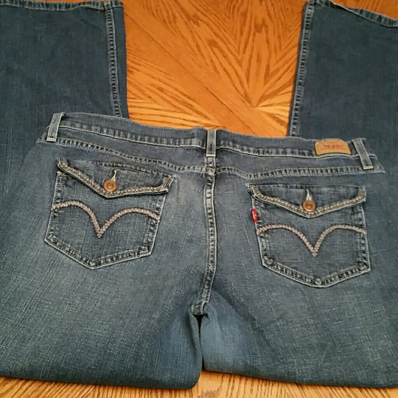 Women Too Super Low Levi's