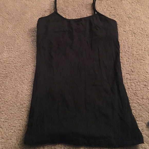 Set of black and white tank tops!! Great condition - Picture 1 of 4