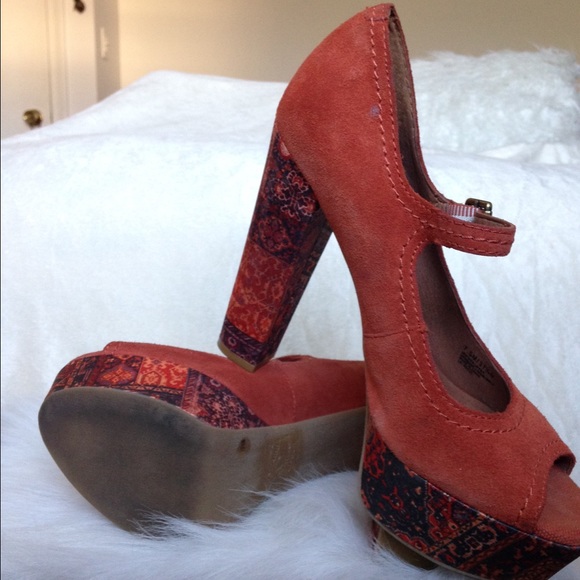 Lucky Brand Shoes - Lucky Brand Leather Pumps Lucky Brand Shoes - Lucky Brand Leather Pumps