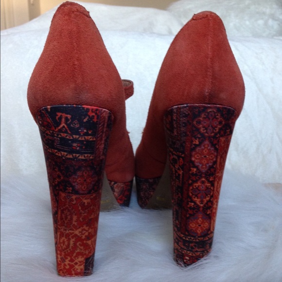 Lucky Brand Shoes - Lucky Brand Leather Pumps Lucky Brand Shoes - Lucky Brand Leather Pumps