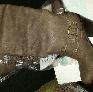 Brand new knee high buckle boot