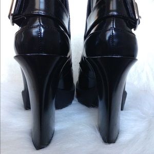 Zara Shoes - Zara Worker Boot Zara Shoes - Zara Worker Boot