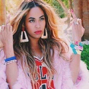 Meet your Posher, April