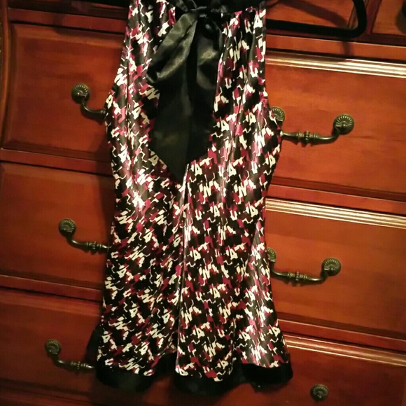 Top - Picture 2 of 3