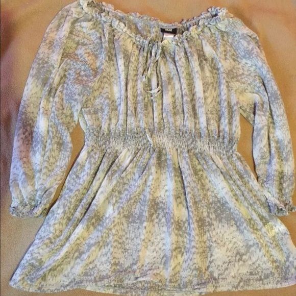 H & M light weight blouse