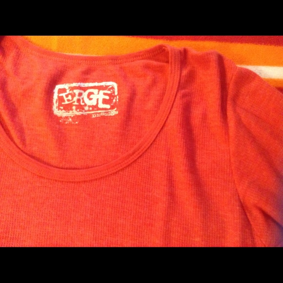 ERGE DESIGNS Graphic 3/4 Sleeve Tee - Picture 3 of 4