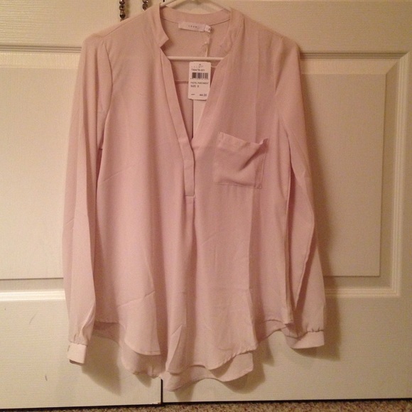 Pretty top for your wardrobe