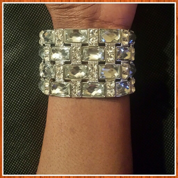 SILVER & BLING STRETCH BRACELET ???? NWT