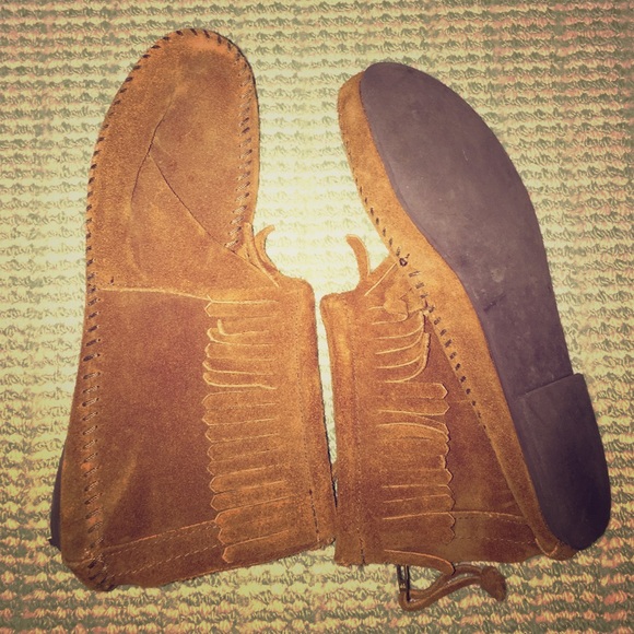 Hard sole leather moccasins fringe