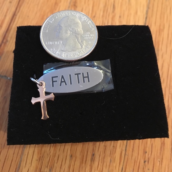 Michael Anthony 2-tone faith & cross pendant - Picture 3 of 5