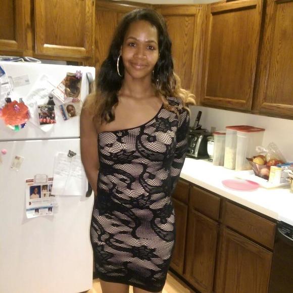 Meet your Posher, Monica - Picture 1 of 1