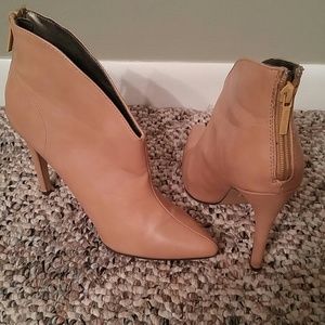 Pointy toe stiletto heel back zipper ankle booties