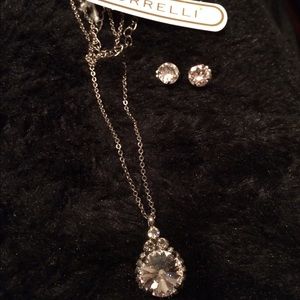 Sorrelli Necklace and Earring Set!!