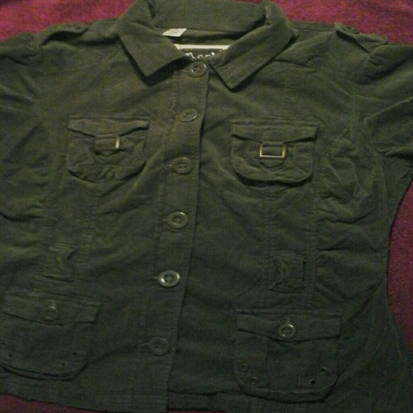 I am selling short sleeve jacket - Picture 1 of 3