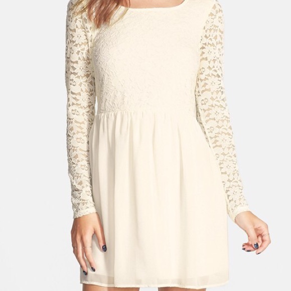 White lace bow dress