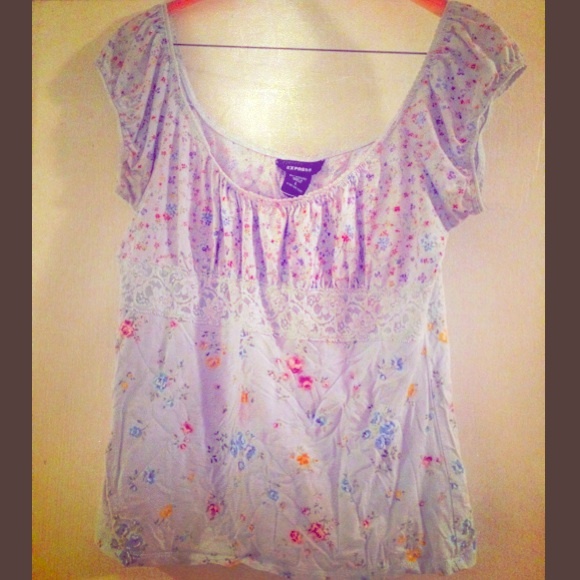 Dainty baby blue express top